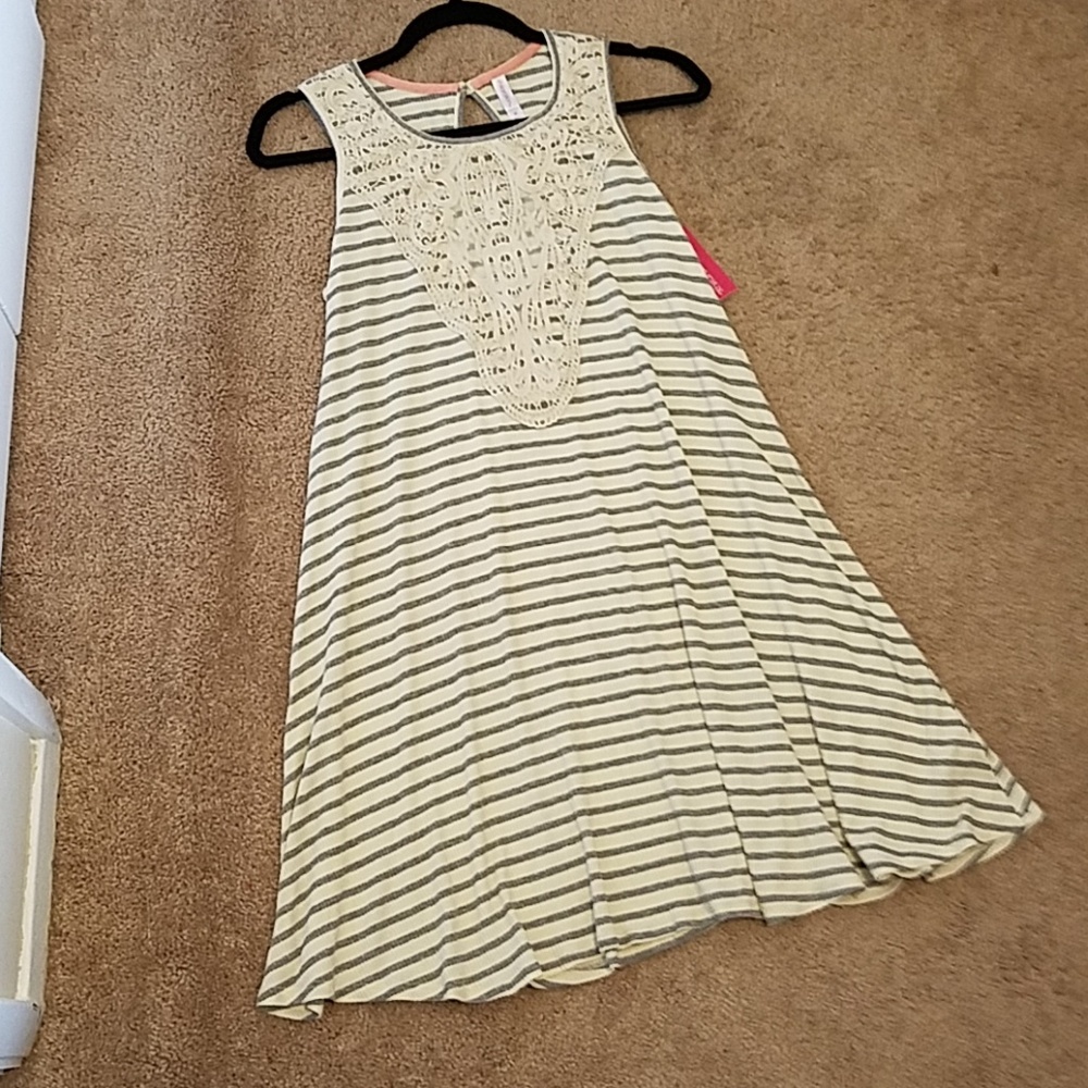 Sleeveless dress with front lace detail, BNWT